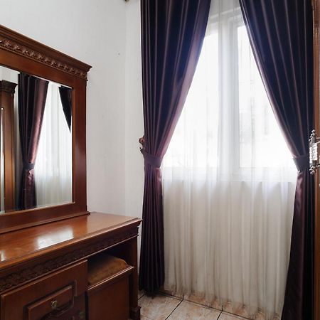 Reddoorz Syariah Near Aeon Mall Tanjung Barat Jakarta Exterior photo